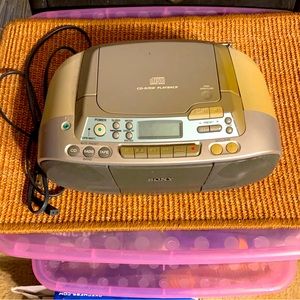 ❤️ Sony CD Cassette Player Music Boom Box Grey CFD-S01